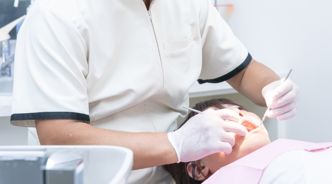 金属を一切使用しない歯科治療